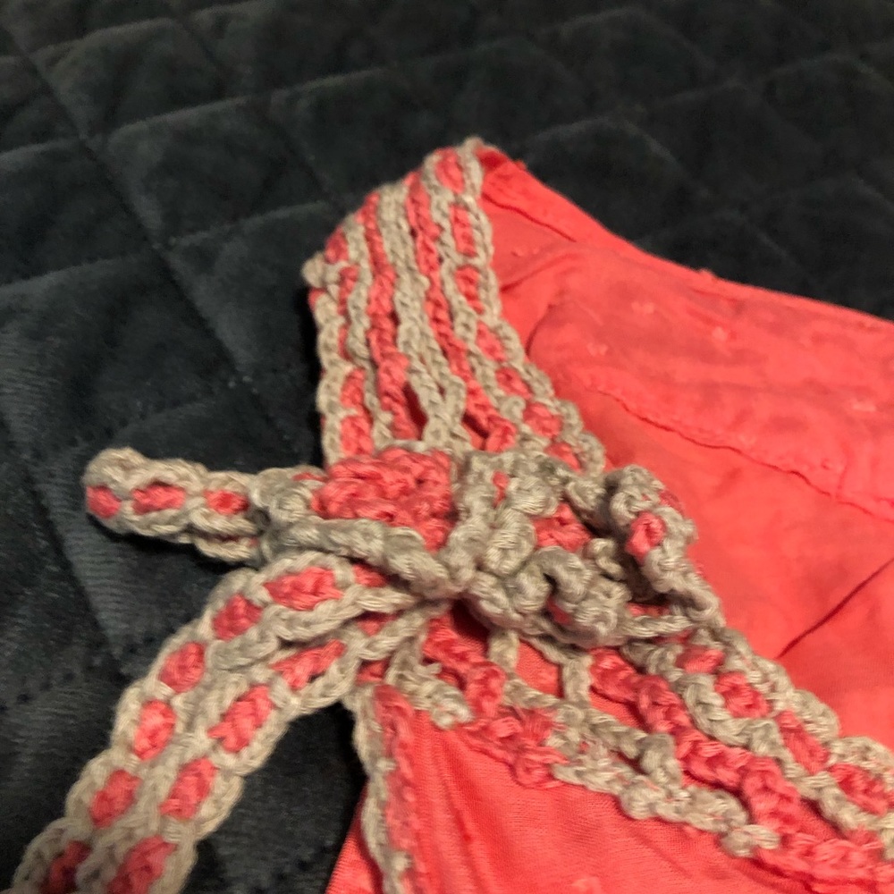 Women’s midi dress coral color crochet details - Picture 5 of 8